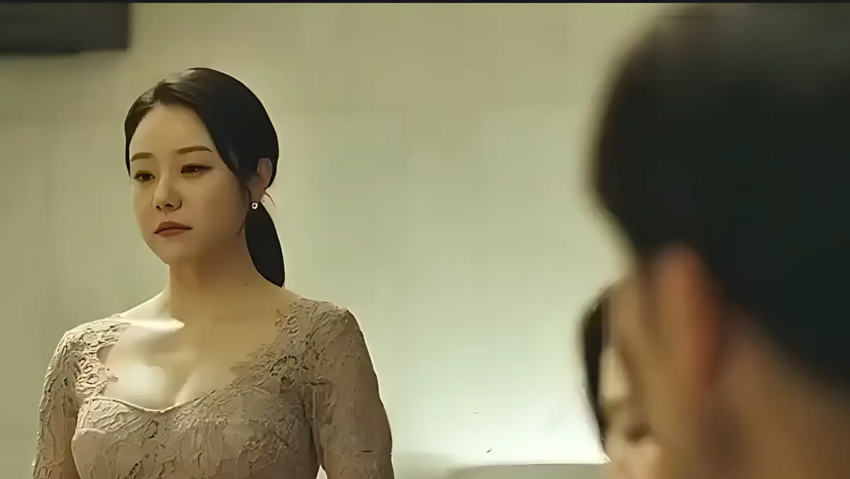 《漂亮的保姆》漂亮的保姆韩国伦理剧1080P高清无广告未删减在线观看-家庭伦理禁忌之恋小保姆与男主人-大尺度深夜福利-免费观看