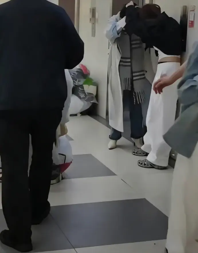 《杭州四季青荣荣服饰原视频》相关资源图片