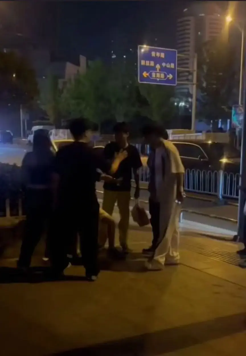 《徐州人打俄罗斯人视频》事件还原HD高清在线观看，徐州人打俄罗斯人事件始末全片无删减，免费获取完整版网盘资源